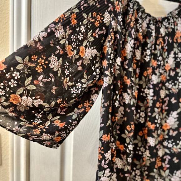 MAX STUDIO BELL SLEEVE TOP Size: L - Picture 5 of 5